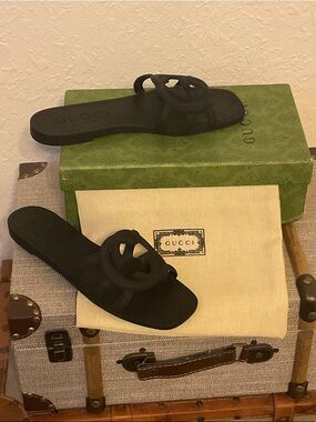 Gucci Black Slide Sandals with Interlocking GG Cutout